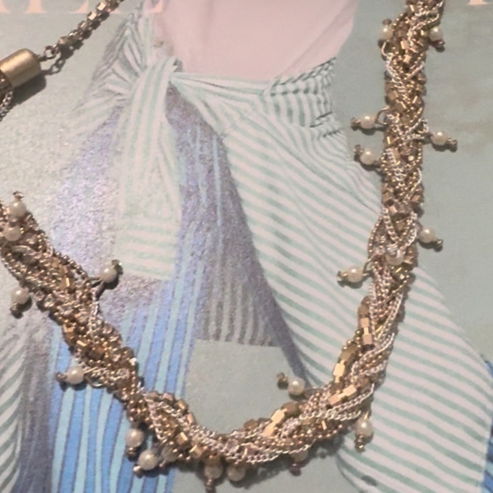 New - BR pearl accent necklace